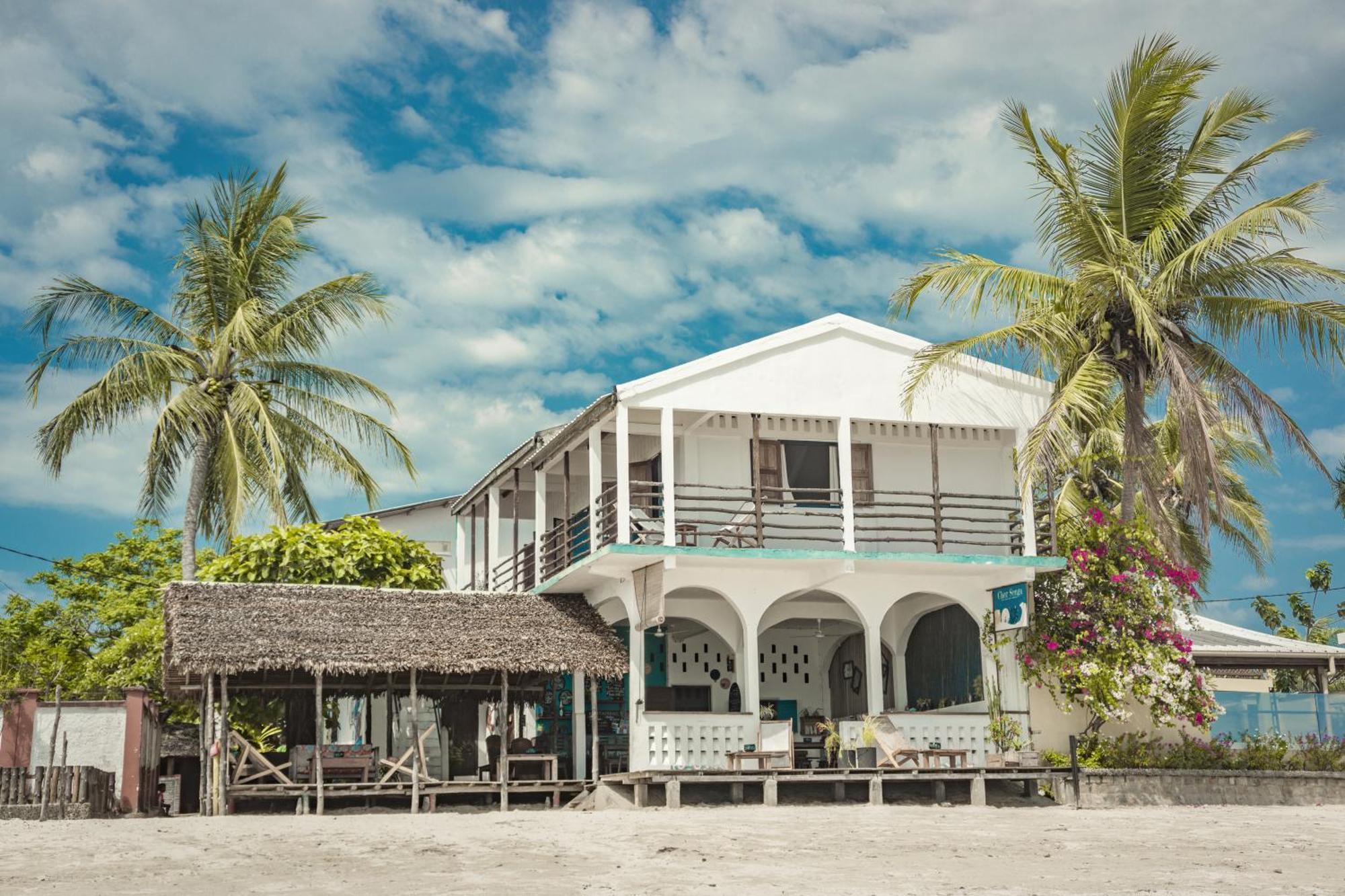 Hotel Chez Senga Madirokely  Exterior foto